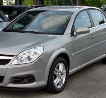 Opel Vectra cu documente false, descoperit în Portul Constanţa